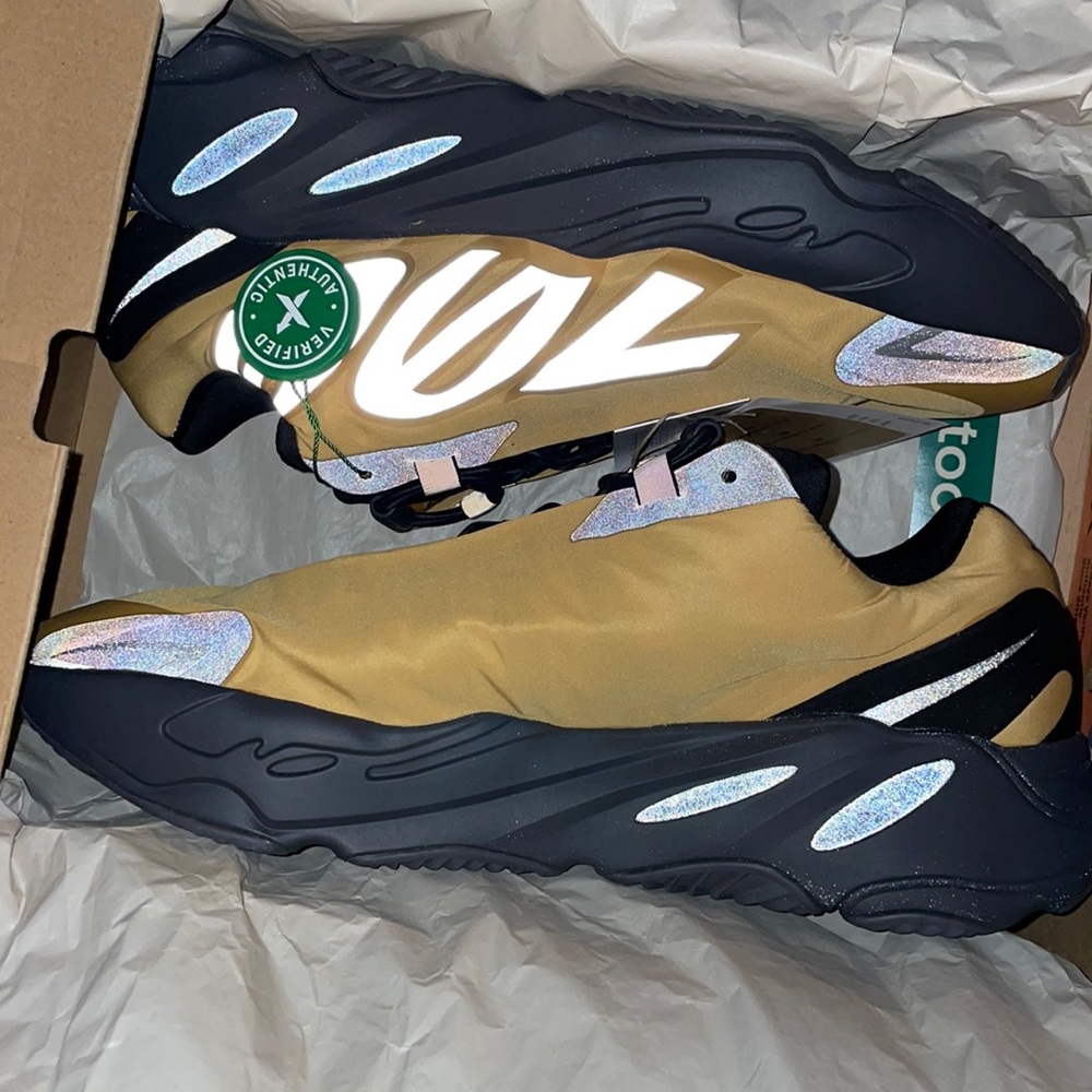 COPY - Yeezy MNVN HONEYFLUX